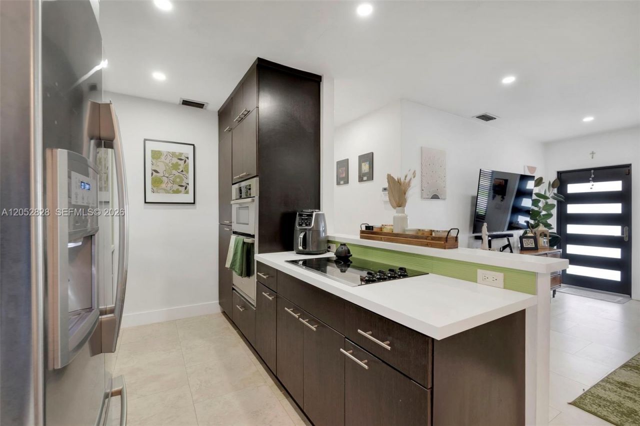 6145 W 6th Ave , Hialeah, FL 33012 Photo
