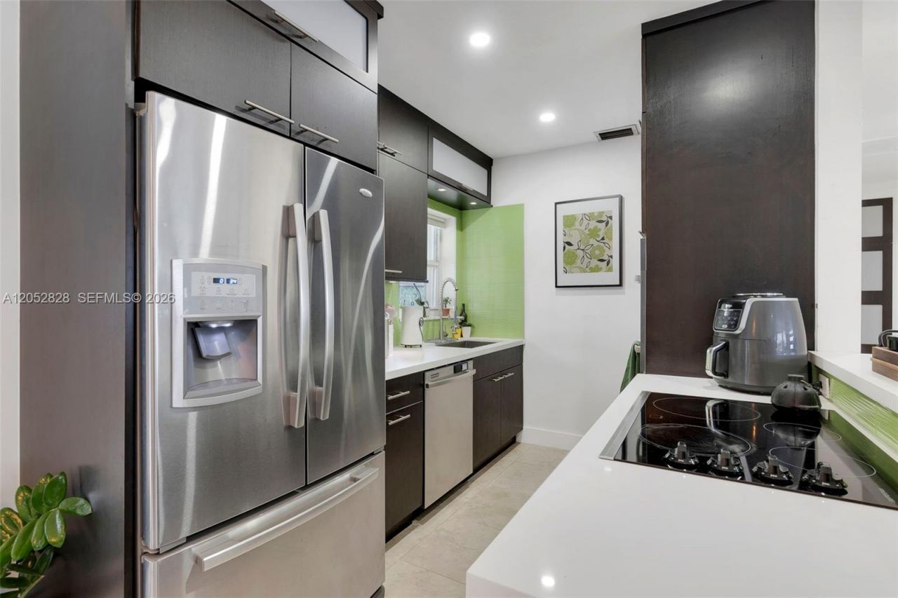6145 W 6th Ave , Hialeah, FL 33012 Photo