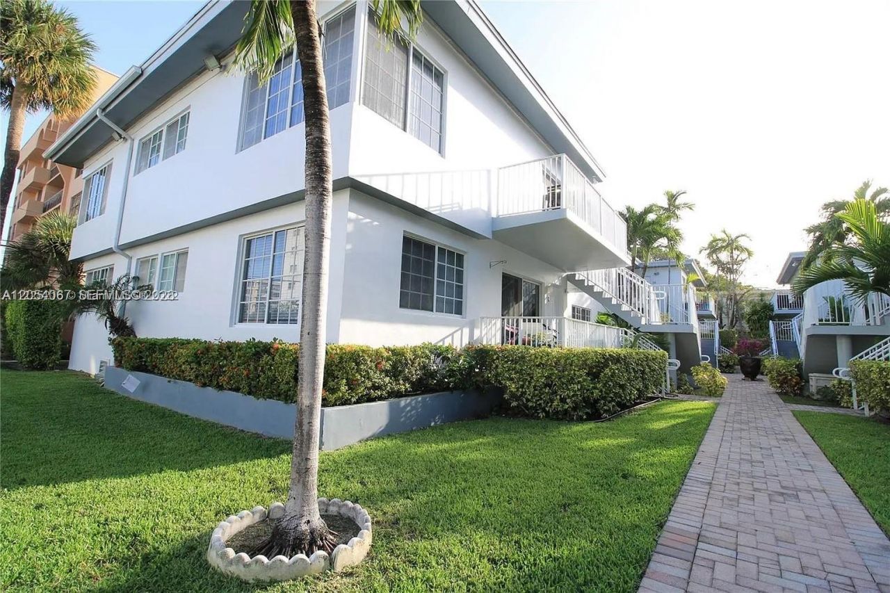 9260 Bay Harbor Ter , Unit 22, Bay Harbor Islands, FL 33154 Photo