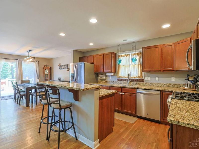 886 Grays Lane, New Richmond, OH 45157 Photo 12