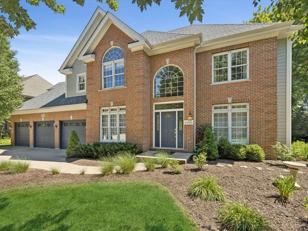 8709 Shade Tree Circle , Crystal Lake, IL 60014