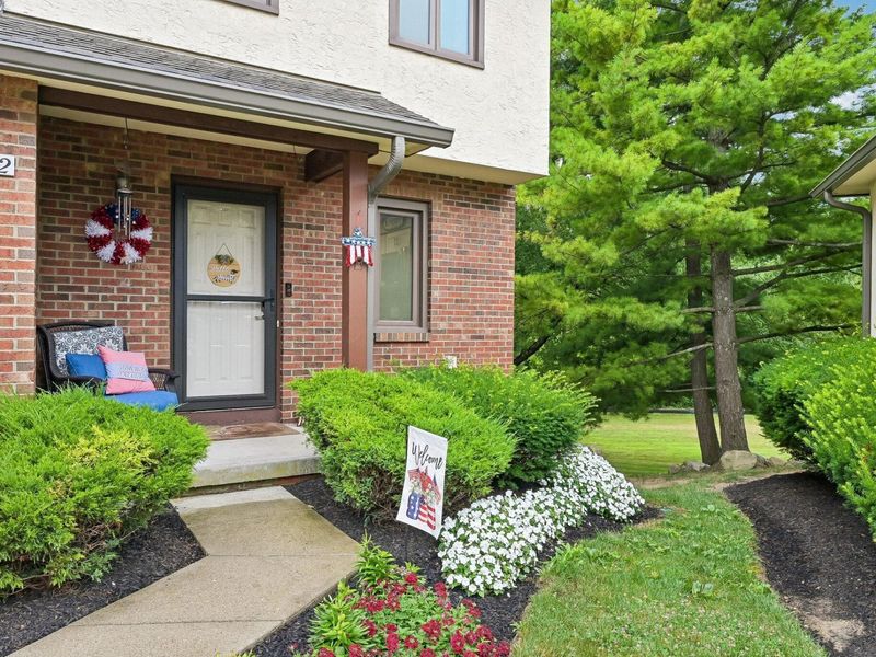 3232 Parkview Circle, Grove City, OH 43123 Photo 3