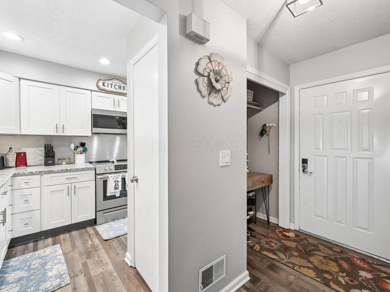 3232 Parkview Circle, Grove City, OH 43123 Photo 7