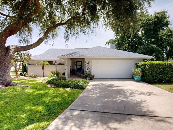 23 COMMANDER COURT , PALM COAST, FL 32137