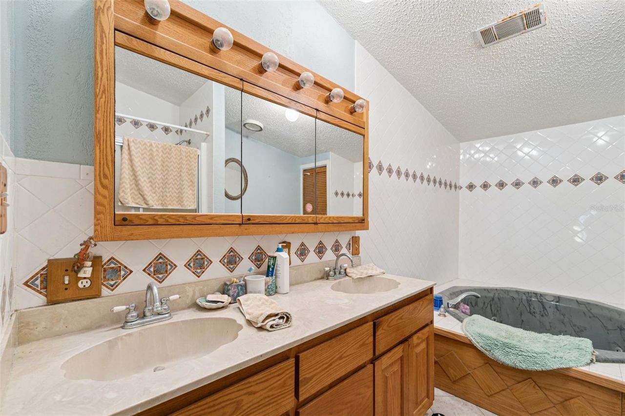 126 Bermuda Court , Winter Haven, FL 33880 Photo