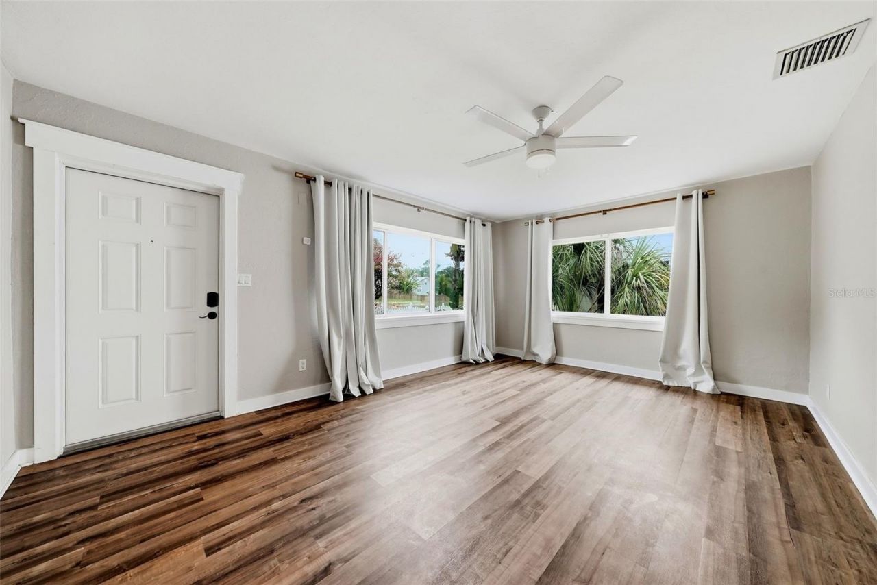 4730 Burlington Avenue N, Saint Petersburg, FL 33713 Photo