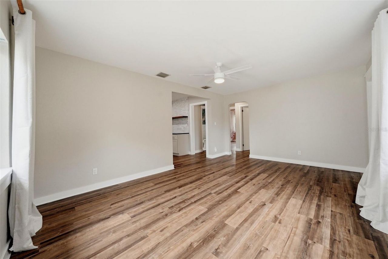 4730 Burlington Avenue N, Saint Petersburg, FL 33713 Photo