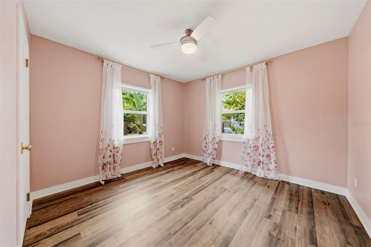 4730 Burlington Avenue N, Saint Petersburg, FL 33713 Photo