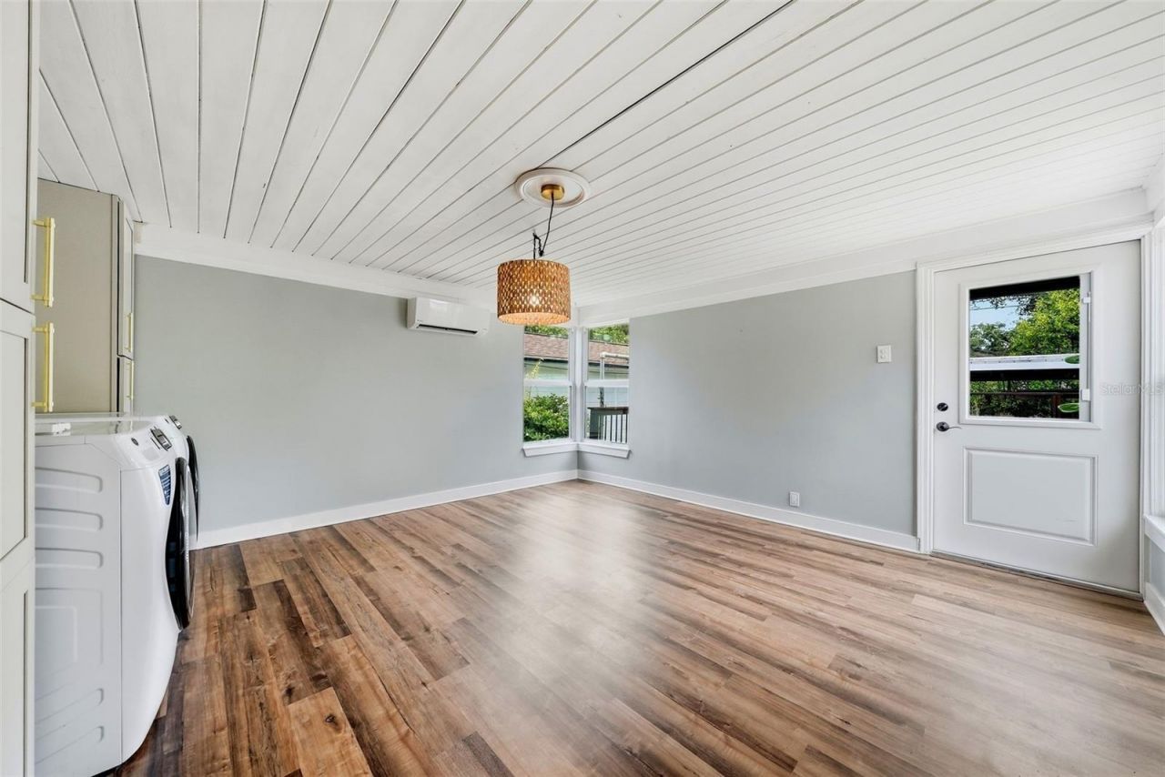 4730 Burlington Avenue N, Saint Petersburg, FL 33713 Photo