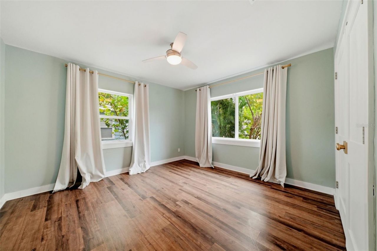 4730 Burlington Avenue N, Saint Petersburg, FL 33713 Photo
