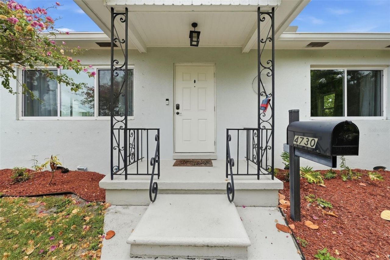4730 Burlington Avenue N, Saint Petersburg, FL 33713 Photo