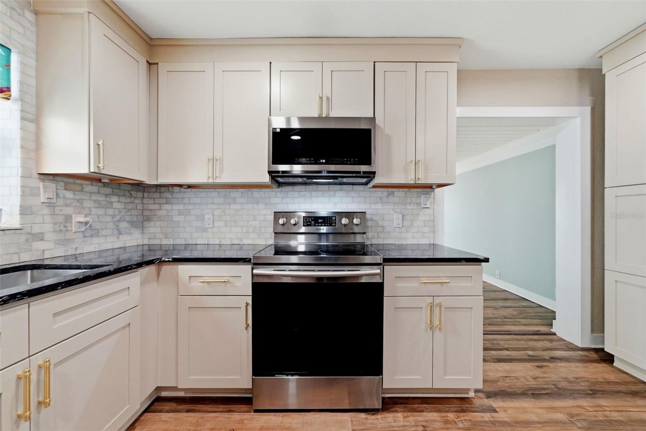 4730 Burlington Avenue N, Saint Petersburg, FL 33713 Photo