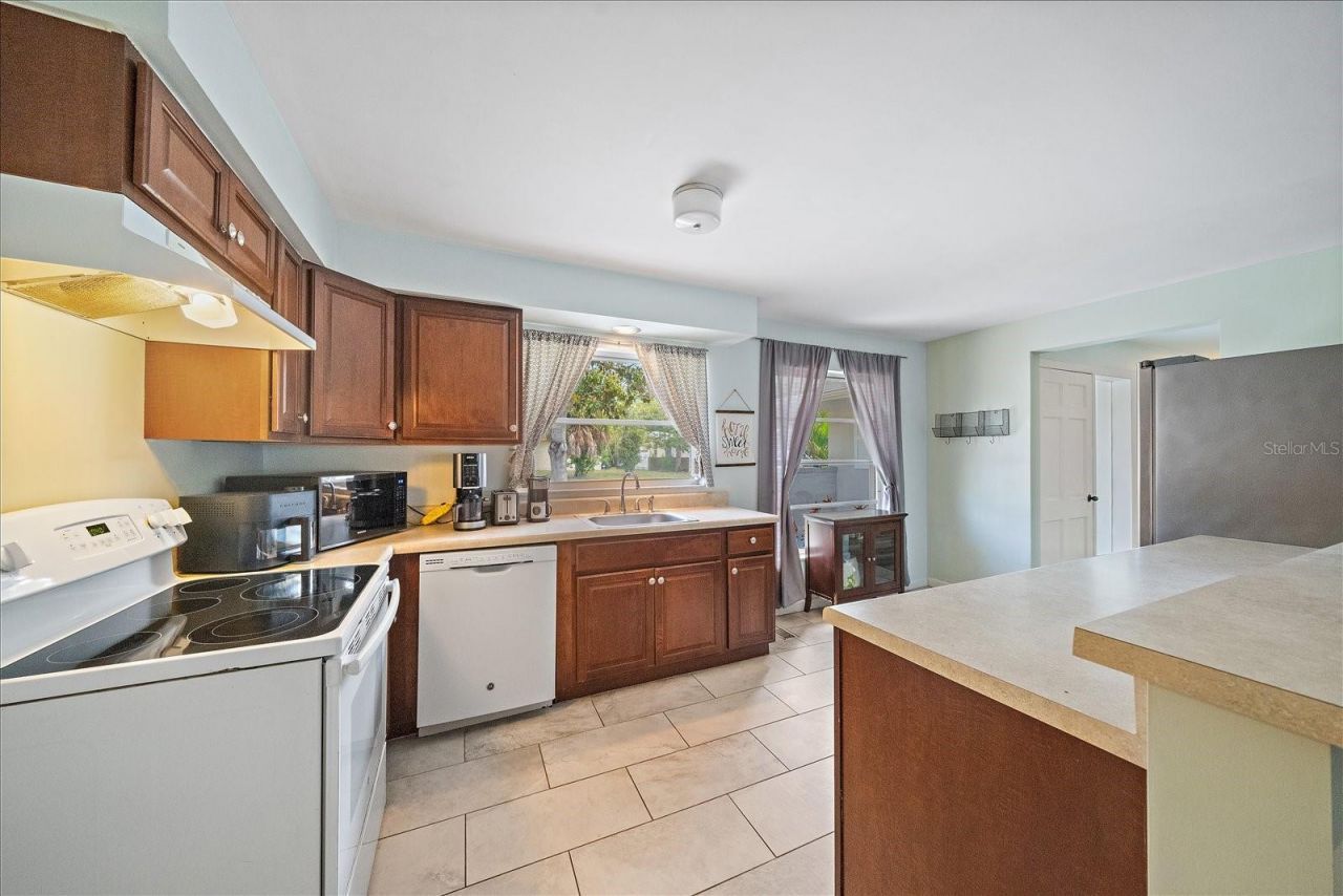 1210 Doris Drive, Sarasota, FL 34243 Photo