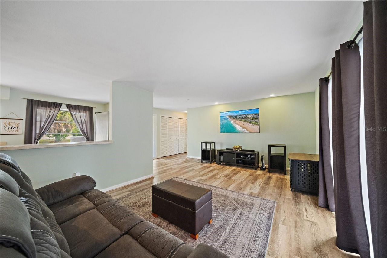 1210 Doris Drive, Sarasota, FL 34243 Photo