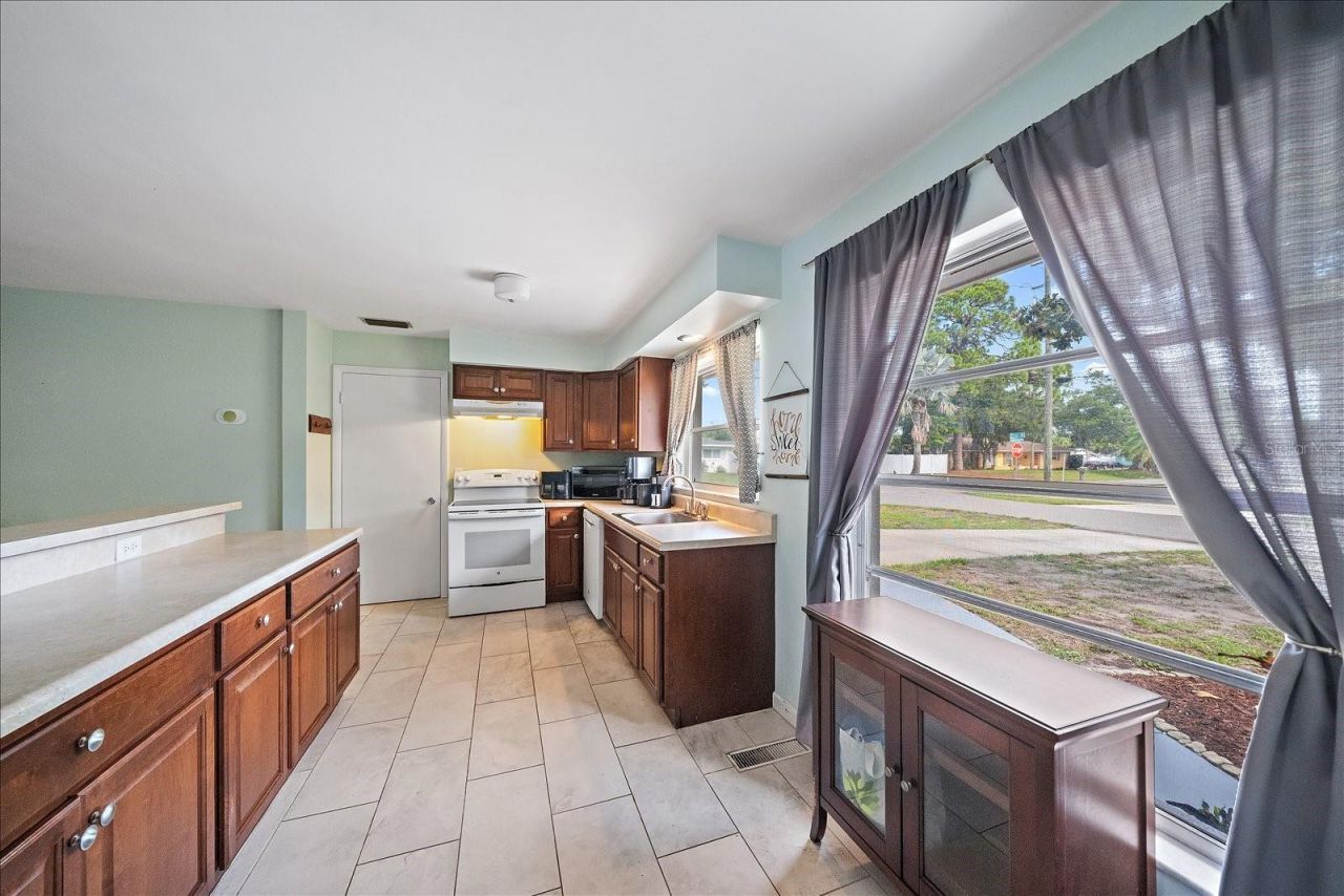 1210 Doris Drive, Sarasota, FL 34243 Photo
