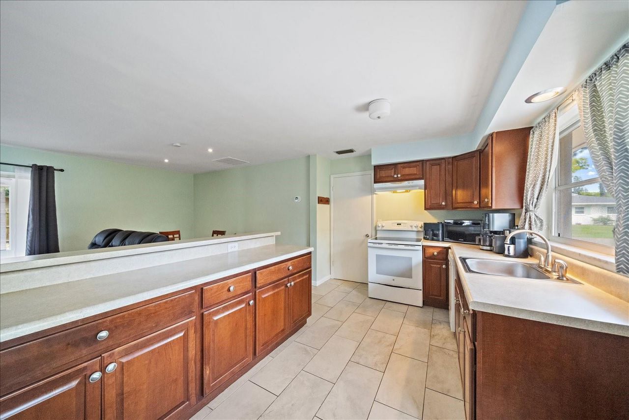 1210 Doris Drive, Sarasota, FL 34243 Photo