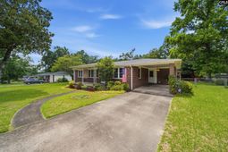 1126 Lee Circle  photo 4