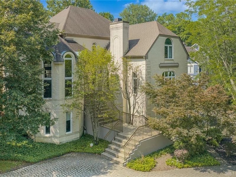 1724 W Rahn Road, Washington Township, OH 45459 Photo 1