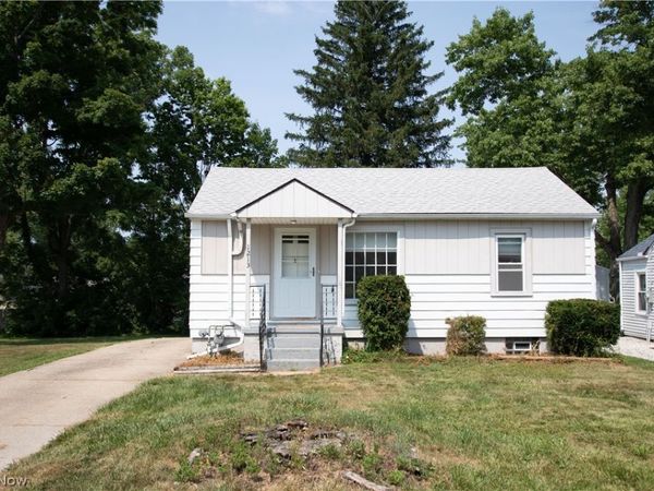 1213 Meadowbrook Boulevard , Stow, OH 44224