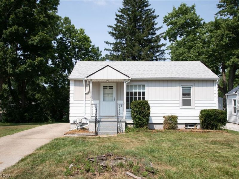 1213 Meadowbrook Boulevard , Stow, OH 44224 Photo 1