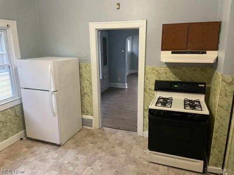 407 E 147th Street , Cleveland, OH 44110 Photo 6