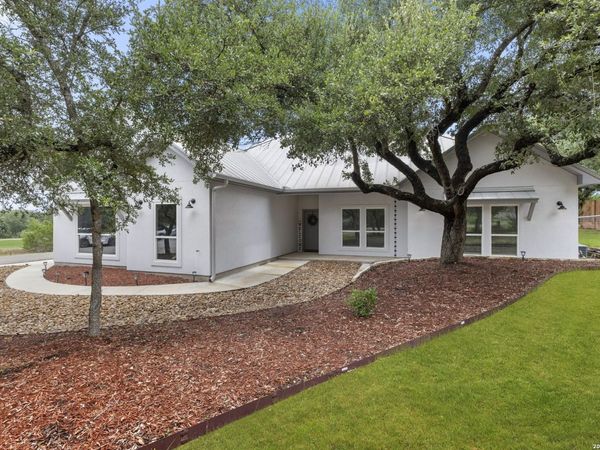 116 Clemente Zapata, Blanco, TX 78606