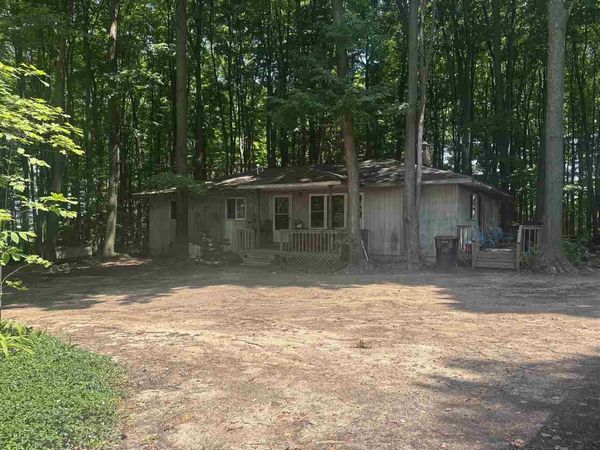 3312 Knipe Road, Central Lake, MI 49622