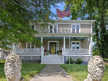 430 BRIDGE ST, STAUNTON, VA 24401