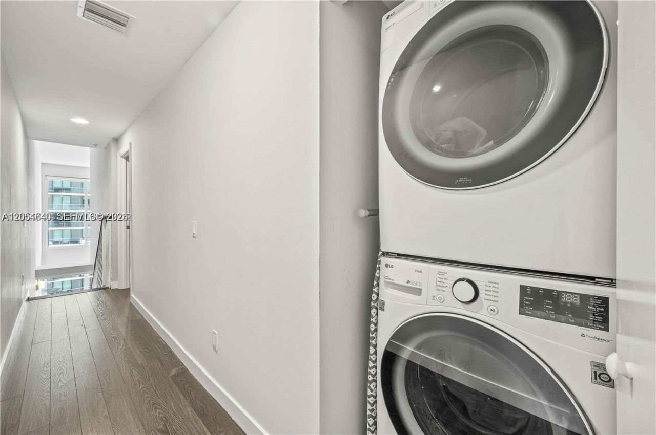 60 SW 13th St , Unit 3618, Miami, FL 33130 Photo