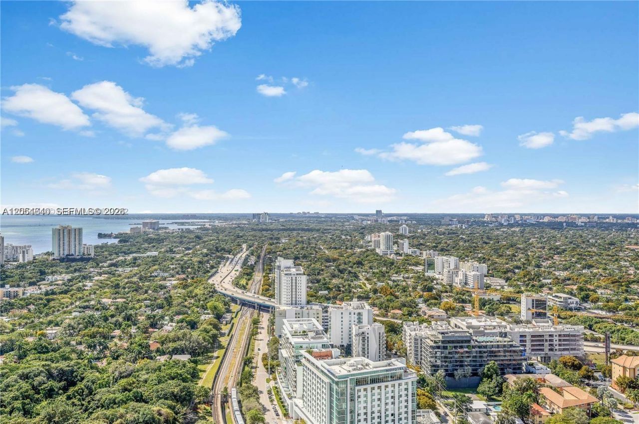 60 SW 13th St , Unit 3618, Miami, FL 33130 Photo