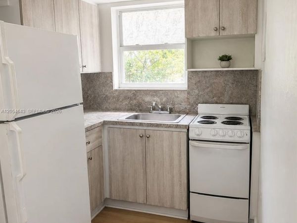 1465 W 28th St , Unit 4, Hialeah, FL 33010