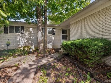4652 Patrick Road, West Bloomfield Twp, MI 48322