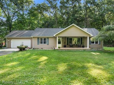226 Nanita Drive, Montrose, MI 48457