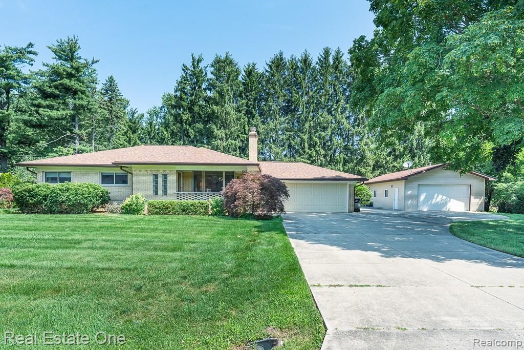 5055 Eastbrook Court, Shelby Township, MI 48316 Main Photo