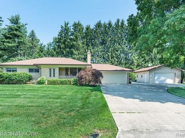 5055 Eastbrook Court, Shelby Twp, MI 48316