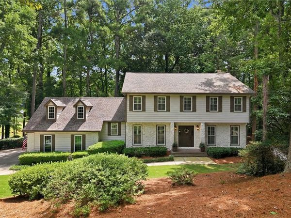 10145 Cresent Hill Lane, Roswell, GA 30076