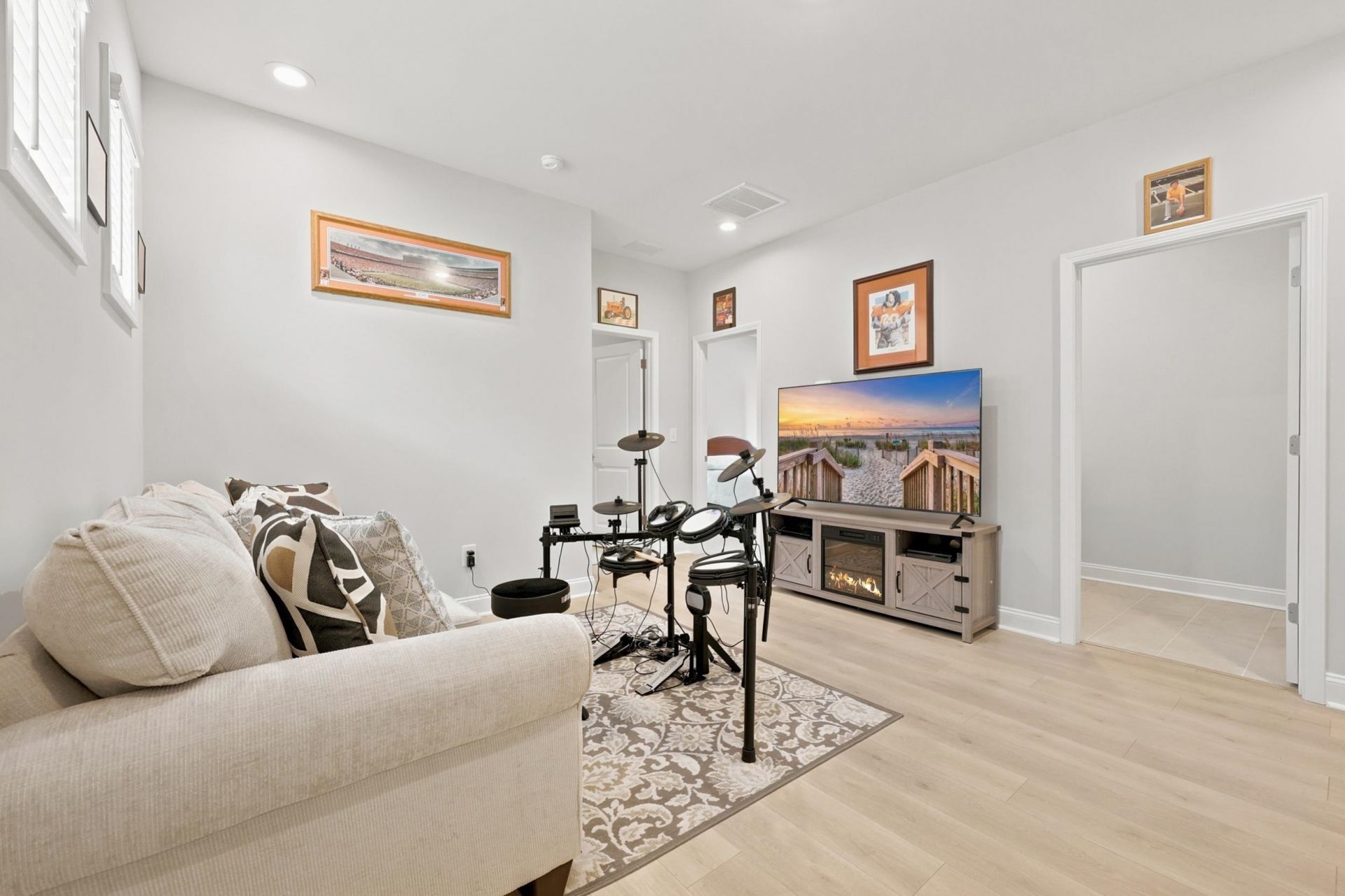2616 Hillbourne Loop  Photo 16