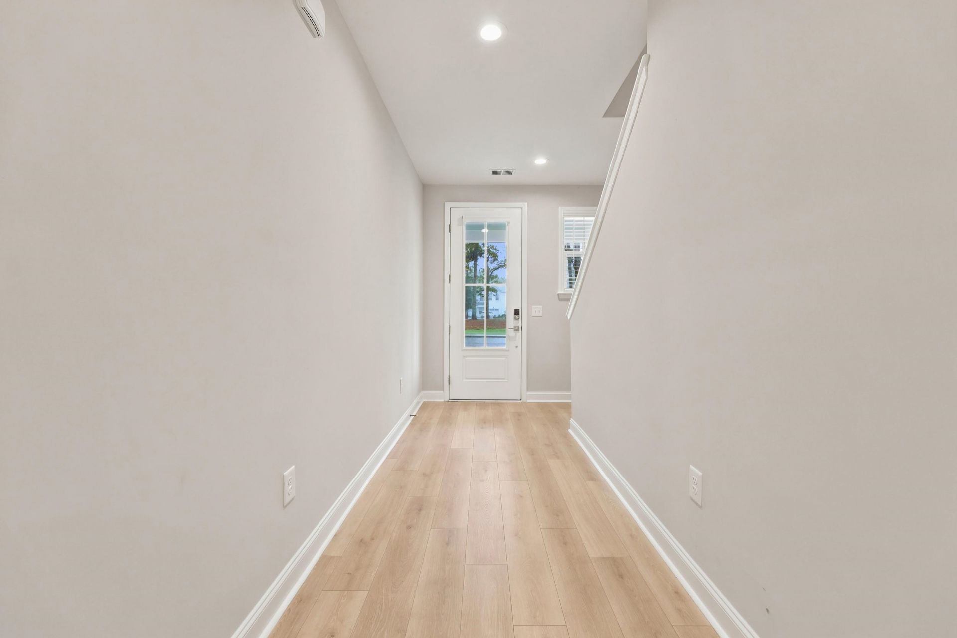 2616 Hillbourne Loop  Photo 4