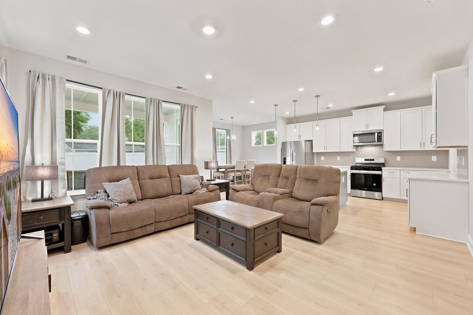 2616 Hillbourne Loop  Photo 8