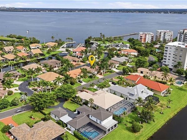 14860 Laguna DR , FORT MYERS, FL 33908