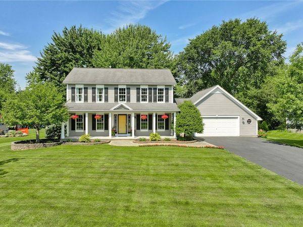 6083 Southbrook Drive , Ontario, NY 14519
