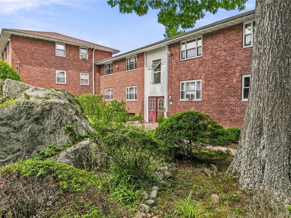 836 N Broadway, Unit 2D, Yonkers, NY 10701
