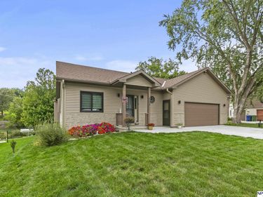 803 Otter Court, Plattsmouth, NE 68048