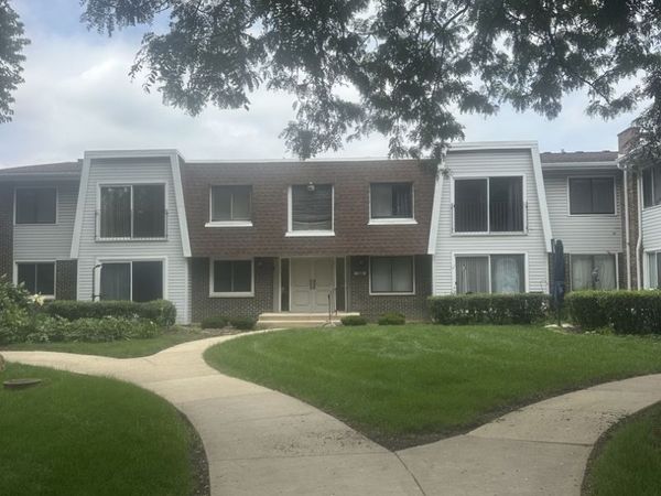 2711 Hobson Road , Unit 2, Woodridge, IL 60517
