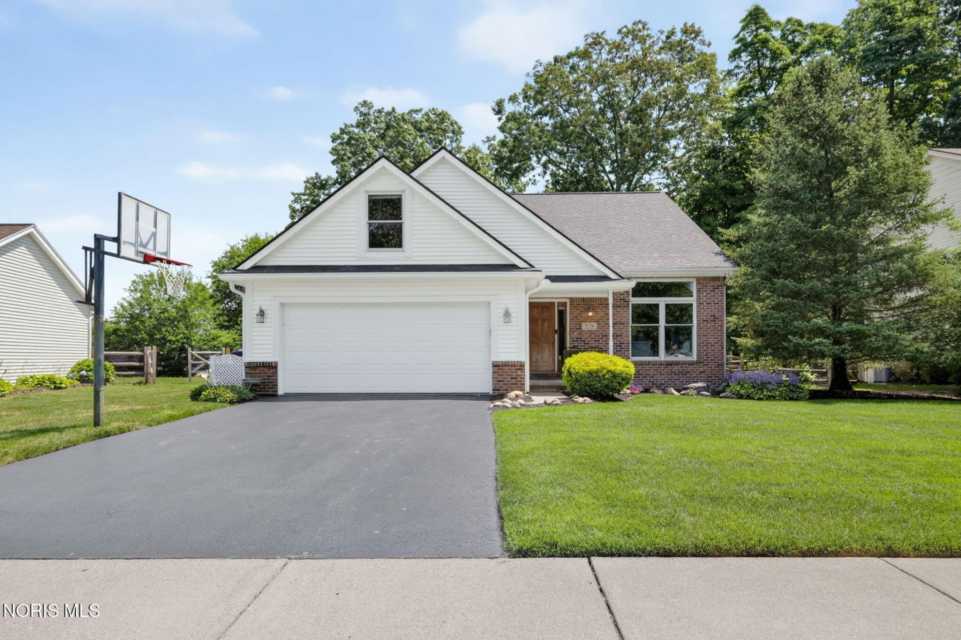 3716 Hampstead Drive , Sylvania, OH 43560 Main Photo