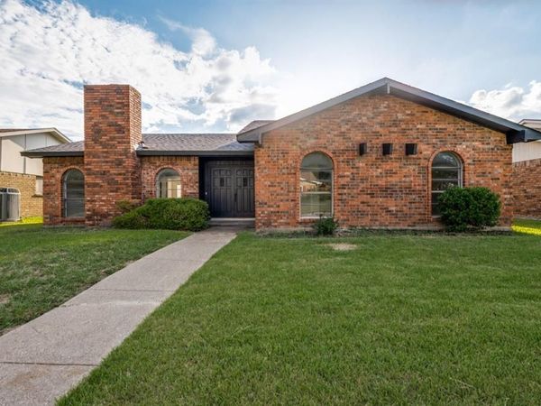 1910 Rambling Ridge Lane, Carrollton, TX 75007