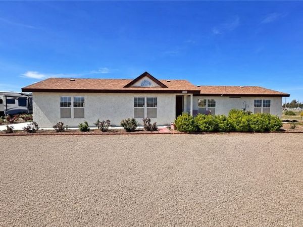 2860 S Rainbow Avenue , Pahrump, NV 89048