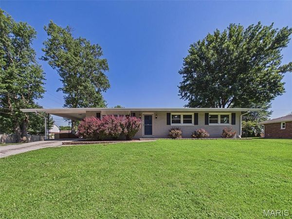 605 Fairway Street , Bethalto, IL 62010