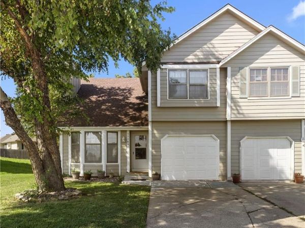 1116 SE 8TH Street, Lee's Summit, MO 64063