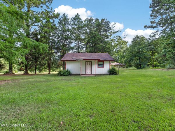 927 Crooked Creek Road, Silver Creek, MS 39663